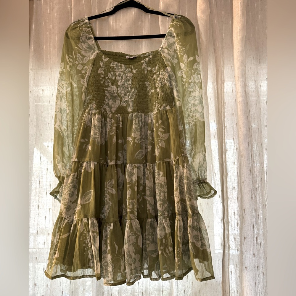 Short smocking dress with sheer sleeves